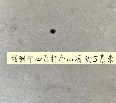 德宏瓷砖空鼓维修公司专业解答在瓷砖铺贴过程中，如果砂料搅拌不均匀，将会带来以下问题